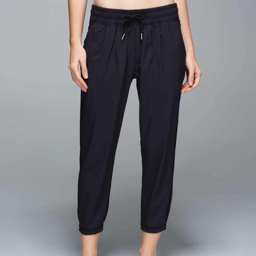 LULULEMON Black Namaskar Crop 4